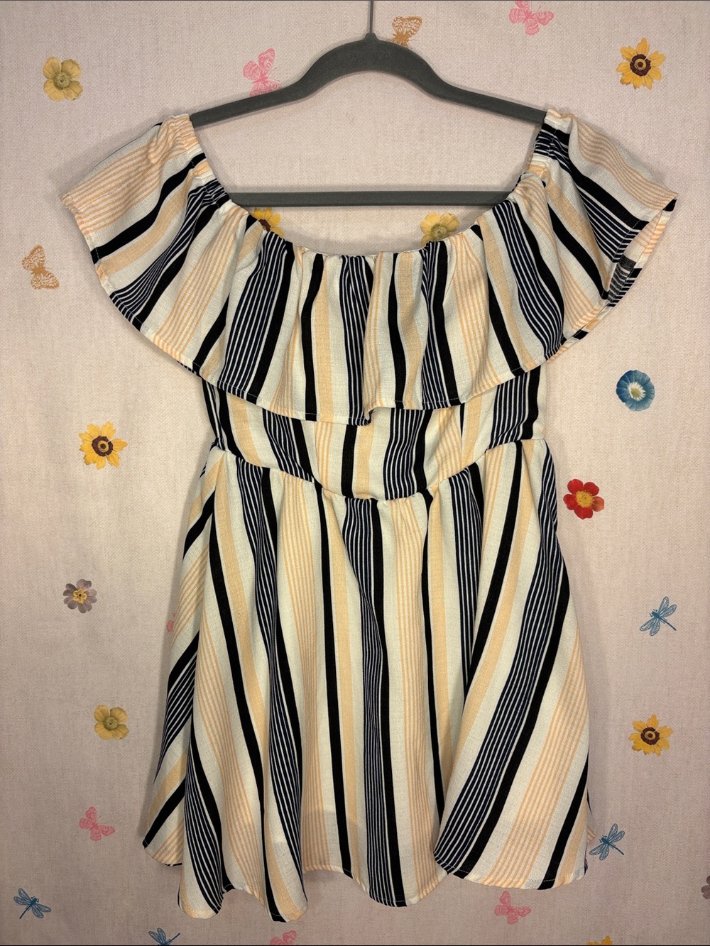 Lucca - On/Off-Shoulder Striped Mini Dress in Cream and Black Size Extra Small